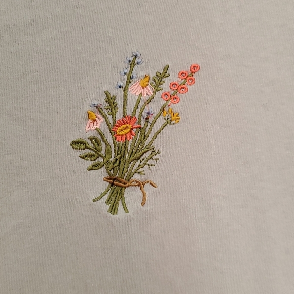 3/15$ Embroidered t-shirt - Picture 3 of 3
